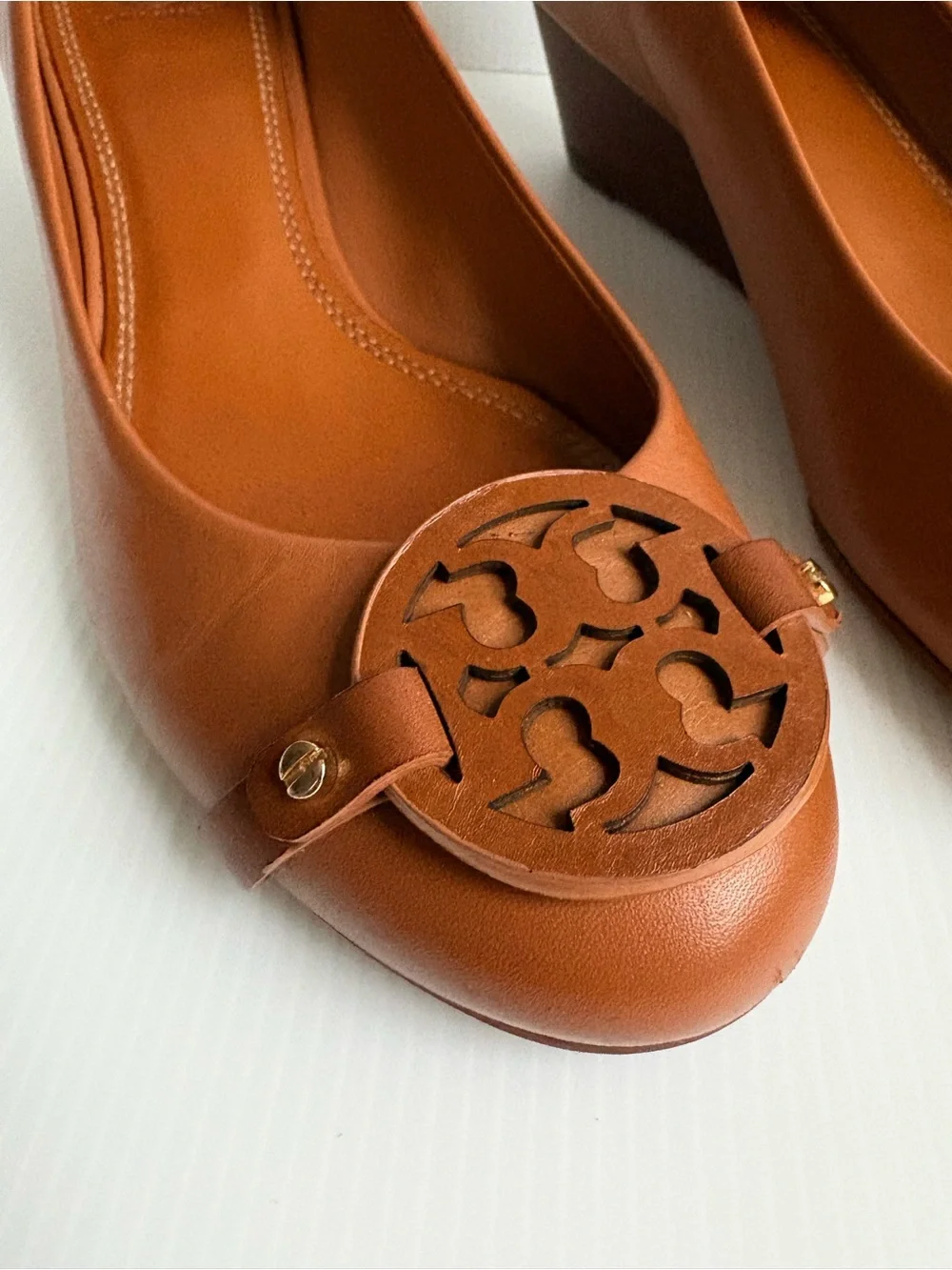 Tory Burch Mini Miller Wedge Pumps cognac color Size 9.5 M /EUC
